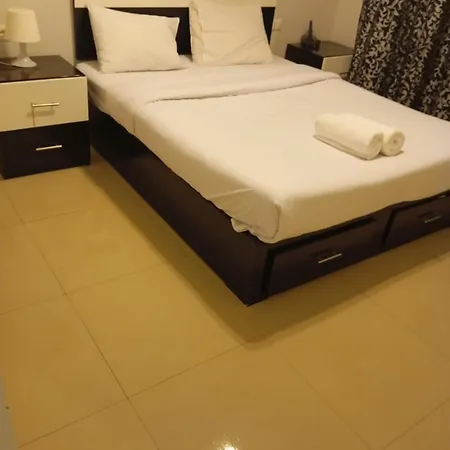 Lovely 2 Bedrooms Groundfloor