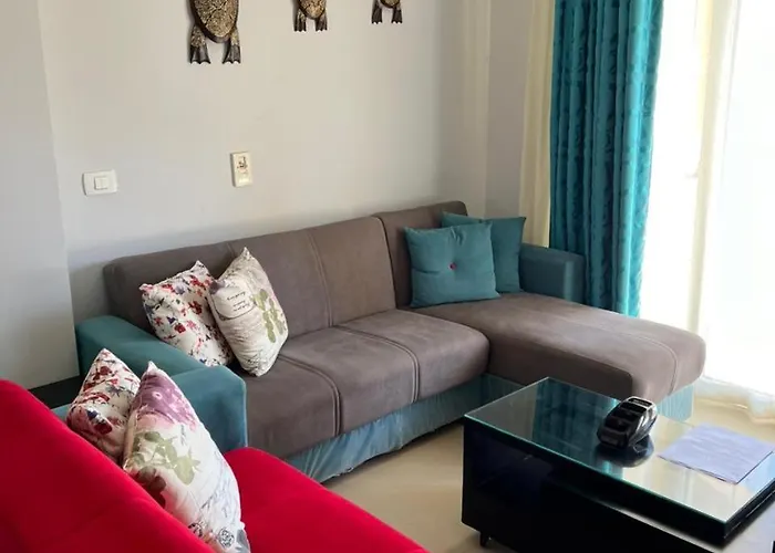 Apartment Lovely 2 Bedrooms Groundfloor