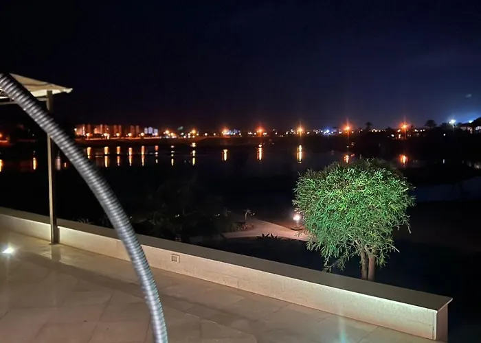 Lovely 2 Bedrooms Groundfloor Apartment